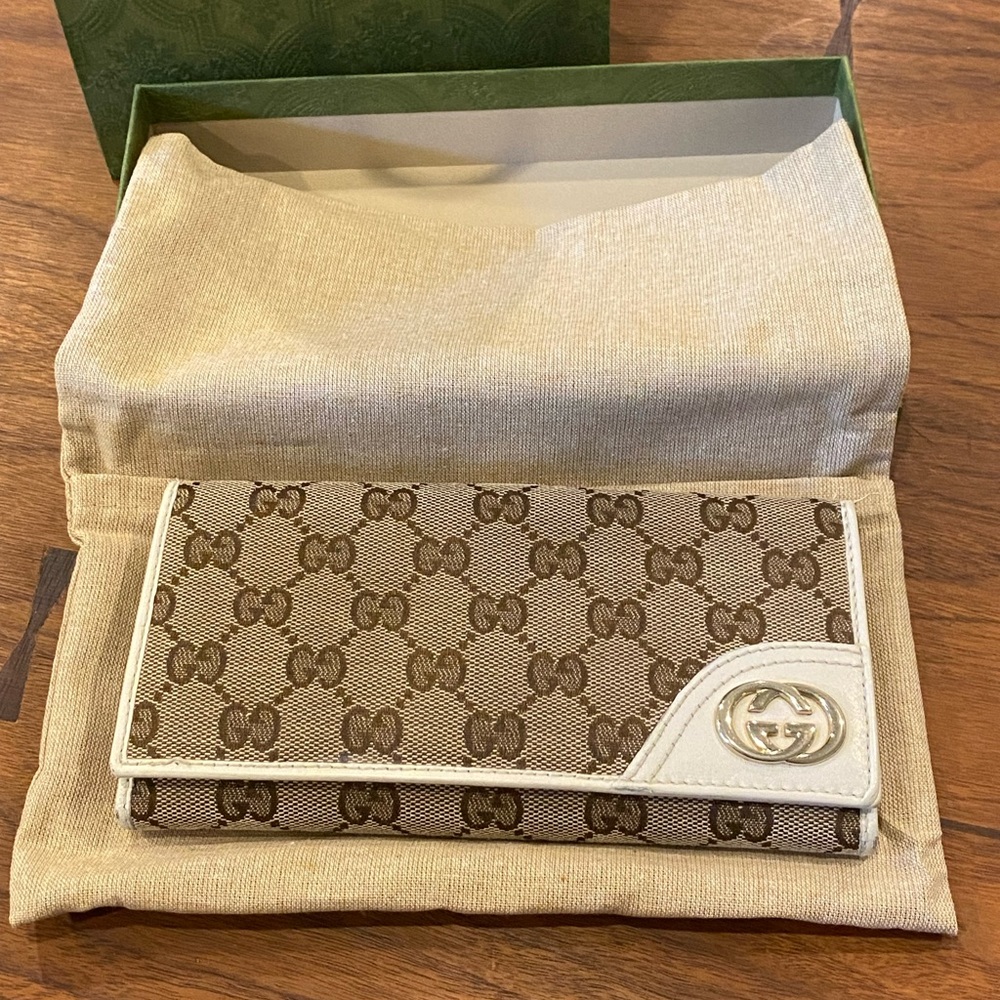 Gucci Restored Signature Canvas Wallet - Full Inclusion